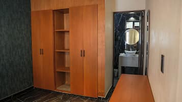 Comfort Suite, Balcony | Bathroom