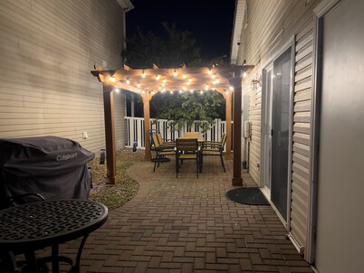 Cozy 3BD, 1.5 Bath Bungalow with Pergola Near Denver Airport