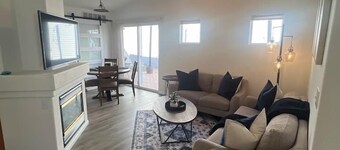 Cozy 3BD, 1.5 Bath Bungalow with Pergola Near Denver Airport