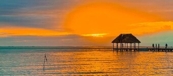 BOHO Loft Steps from the Beach