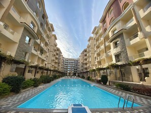 3 outdoor pools, open 9:00 AM to 4:00 PM, free cabanas, pool umbrellas - Florenza Khamsin Resort (Hurghada)