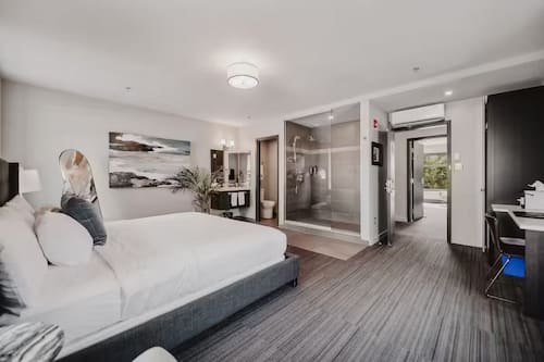 Standard Room | Free WiFi, bed sheets