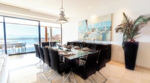 Luxury Condo, Ocean View | In-room dining