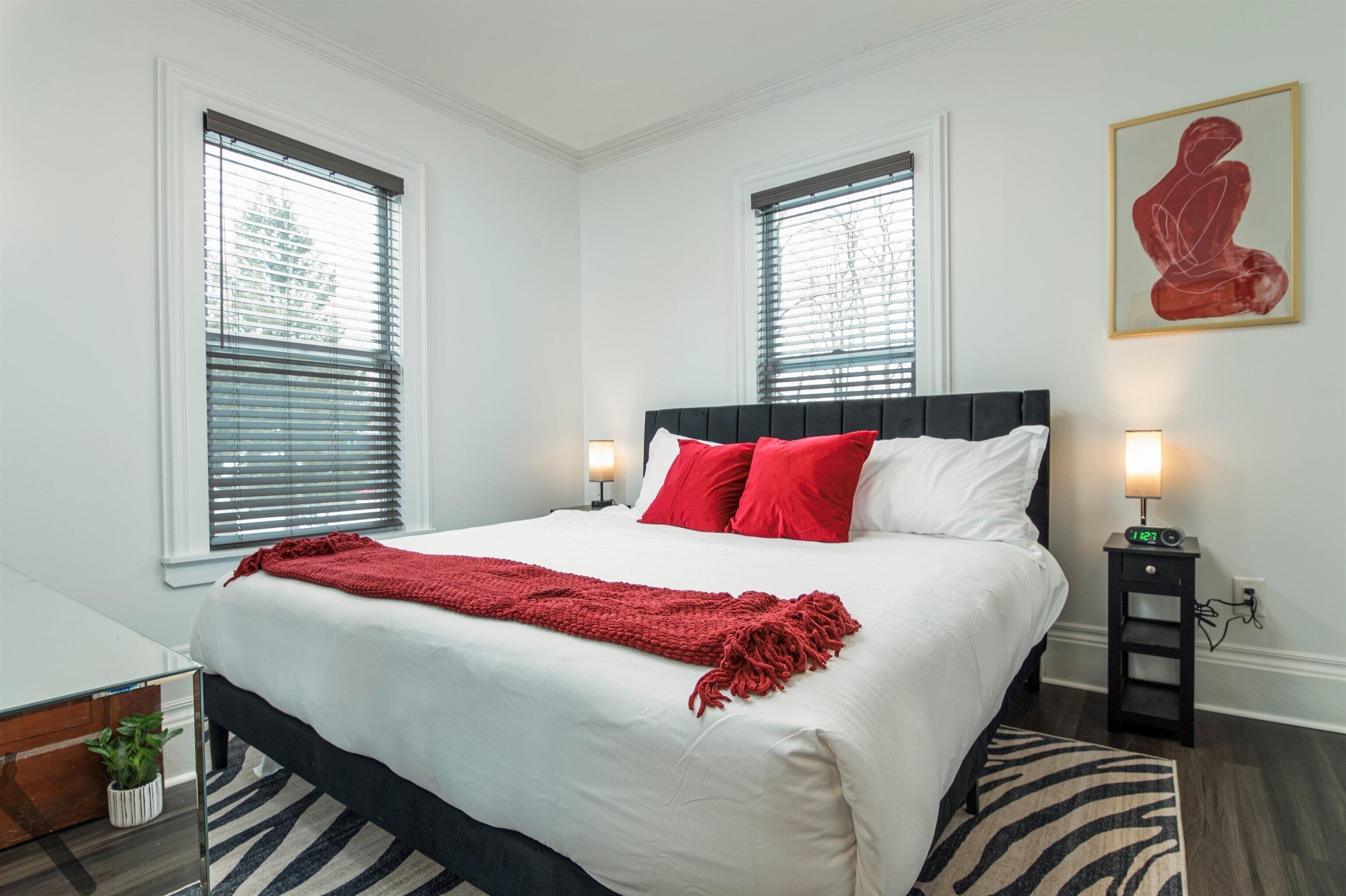 7 bedrooms, iron/ironing board, WiFi, bed sheets