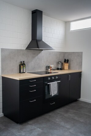 Fridge, microwave, oven, stovetop - City Home | Two Bedrooms & Style (Bitburg)