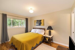 3 chambres, fer et planche à repasser, lit de bébé portatif, Wi-Fi