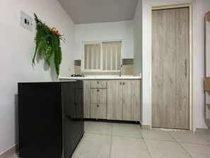 ห้องดีลักซ์, 1 ห้องนอน | ครัวส่วนตัว | ตู้เย็นเล็ก, เครื่องครัว/จาน/ช้อนส้อม