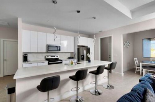 3-bedroom house and small game room in fabulous Cape Coral with AC, WiFi