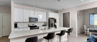 3-bedroom house and small game room in fabulous Cape Coral with AC, WiFi