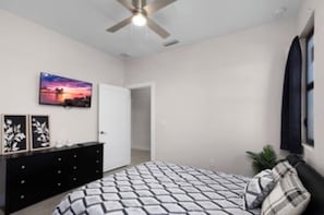 3 habitaciones, caja de seguridad en la habitación y escritorio
