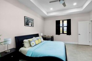 3 bedrooms, in-room safe, desk, iron/ironing board