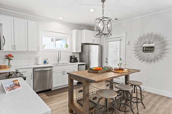 6 bedrooms - Blue Surf Lane Miramar Beach Home w Pool Firepit Golf Cart Quick Beach Access (Miramar Beach)