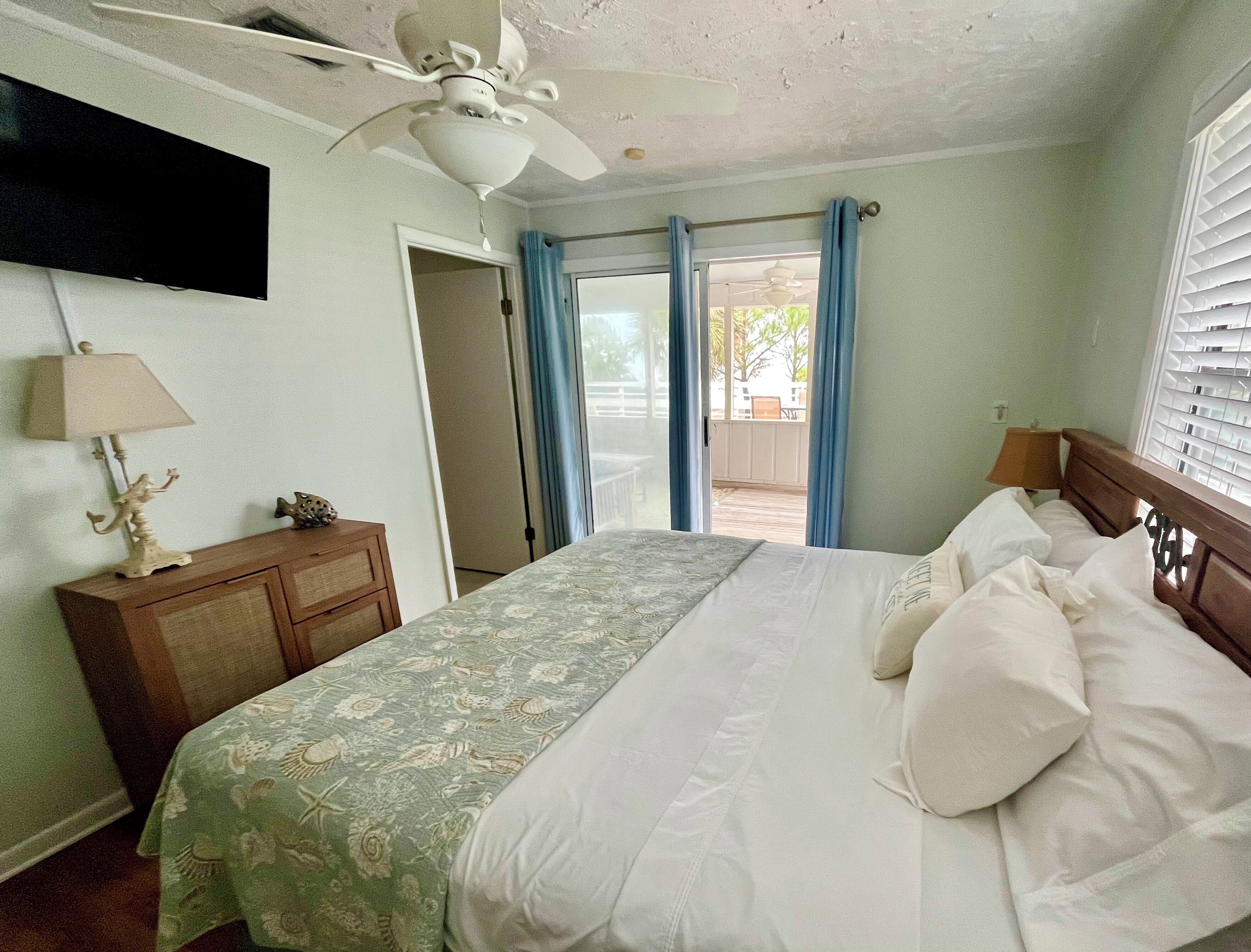 3 bedrooms, desk, iron/ironing board, free WiFi