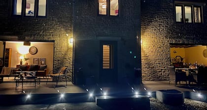 Walnut Farm, Kingscote, Cotswolds - Unique farm stay