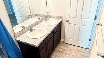 Standard House | Bathroom | Towels, toilet paper