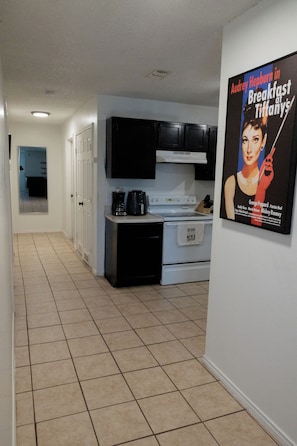 Microwave, oven, stovetop, coffee/tea maker - Warm and cozy yet very spacious 4- bedroom home in Lubbock (Lubbock)