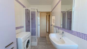 Apartment, Sea View | Bilik Mandi