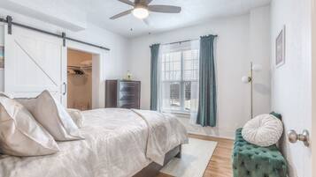 1 bedroom, desk, iron/ironing board, free WiFi