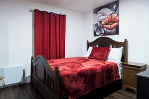 3 bedrooms, iron/ironing board, free WiFi, bed sheets