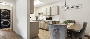 Newly Remodeled Condo Close to Lifts and Bus Stops