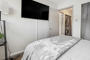 2 bedrooms, travel cot, free WiFi, bed sheets