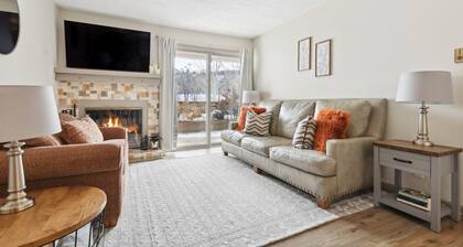 Newly Remodeled Condo Close to Lifts and Bus Stops