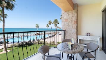 Condo, 1 King Bed with Sofa bed, Balcony, Ocean View (210) | Outdoor dining