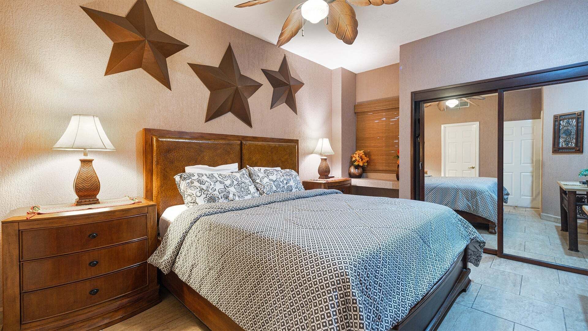 Apartment, 1 King-Bett und Schlafsofa, Terrasse, Meerblick (111) | 1 Schlafzimmer, individuell dekoriert, individuell eingerichtet