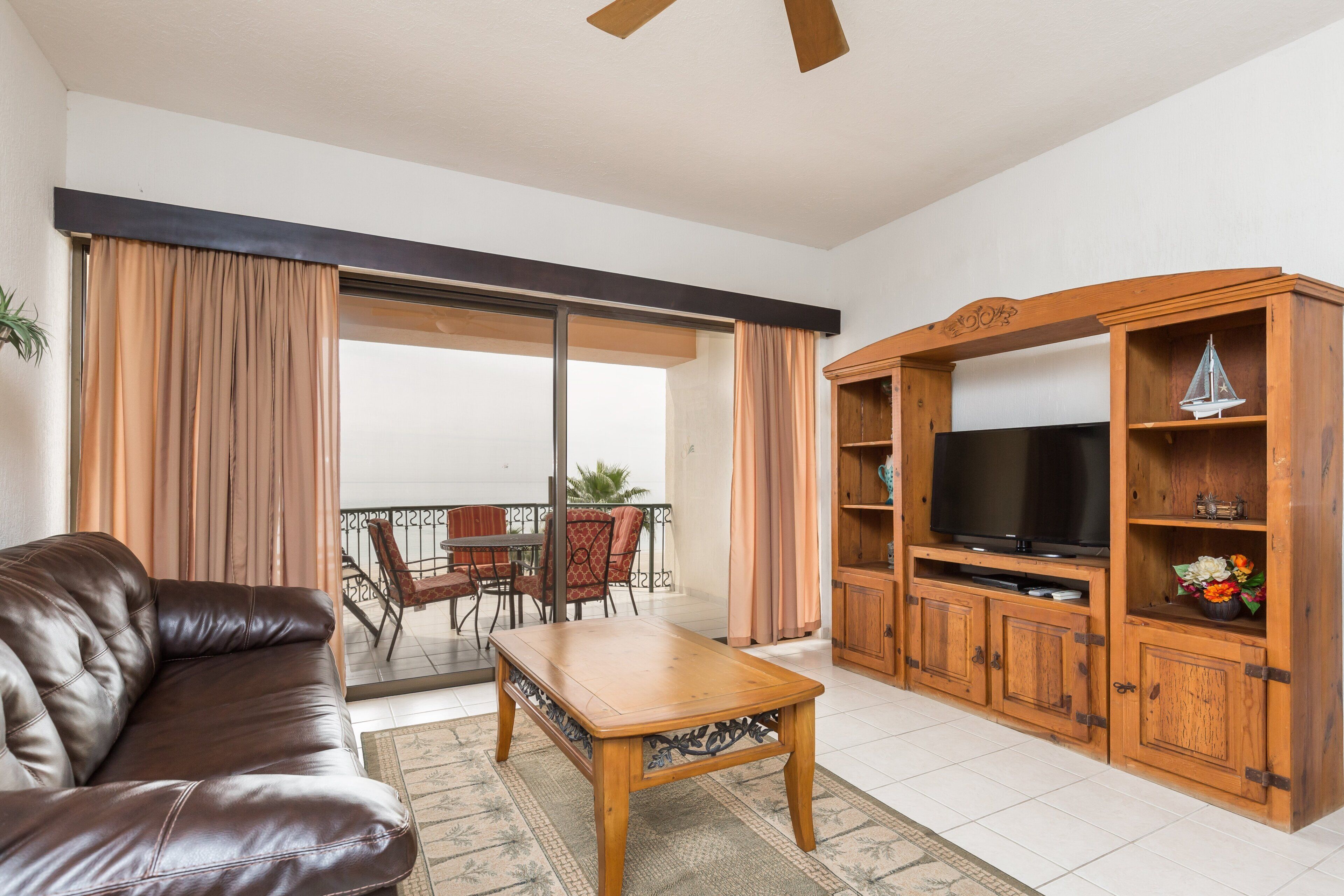 Apartment, 1 King-Bett und Schlafsofa, Balkon, Meerblick (409) | Wohnbereich