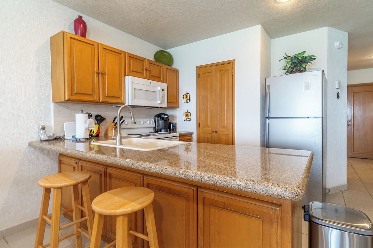 Appartamento, 1 letto king con divano letto, balcone, vista oceano (611) | Cucina privata | Macchina per tè/caffè