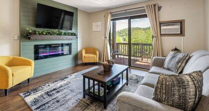 2 King Suites w/Private Baths, Near Deadwood & Terry Peak, Black Hills City View