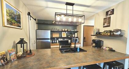 2BR/2BA Condo, near Terry peak & Trails, perfect base to explore the black hills