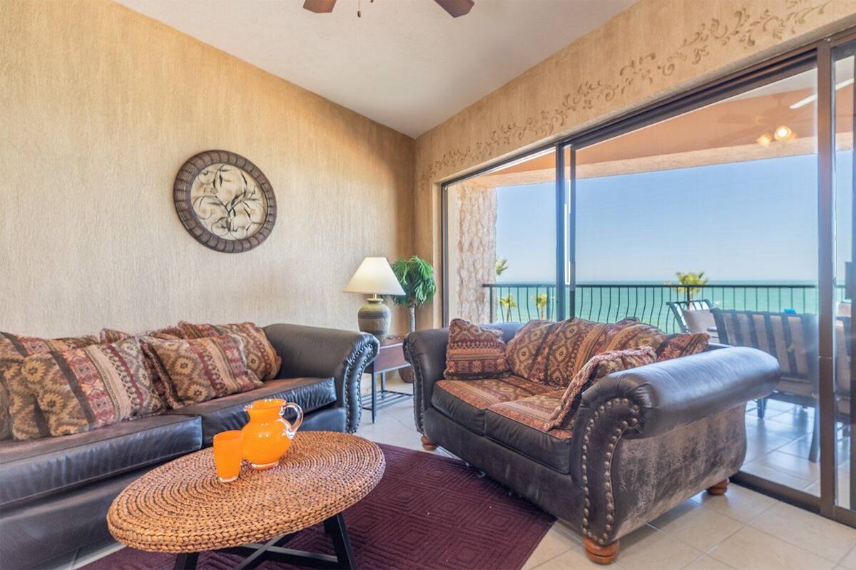 Condo, Multiple Beds, Balcony, Ocean View (404) | Living area | MP3 dock