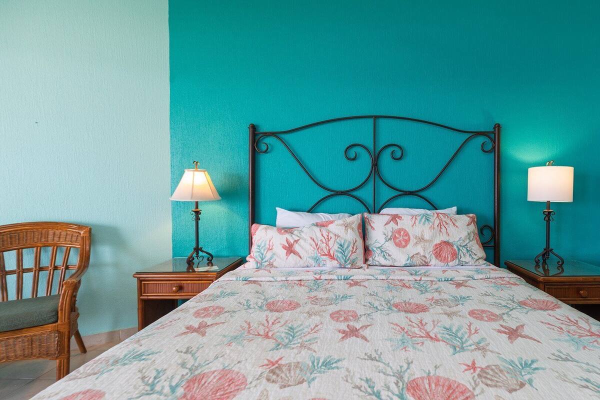 2 habitaciones, decoración personalizada y muebles diferentes