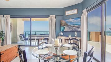 Apartamento, varias camas, balcón, vistas al mar (711)