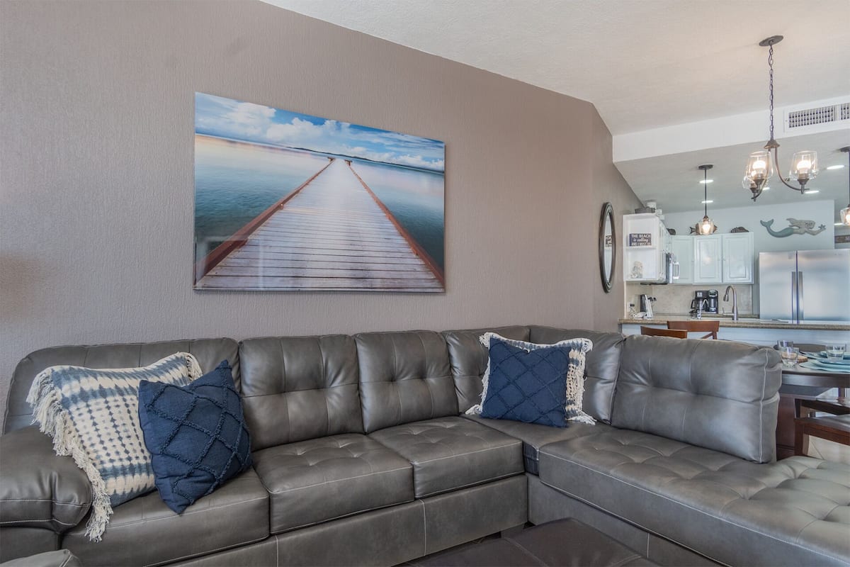 Condo, Multiple Beds, Balcony, Ocean View (1003) | Living area | MP3 dock