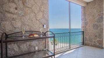 Apartamento, varias camas, balcón, vistas al mar (401) | Interior