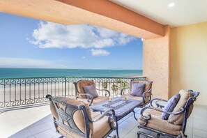 Condo, Plusieurs lits, balcon, vue sur l’océan (608) | Terrain de l’hébergement 