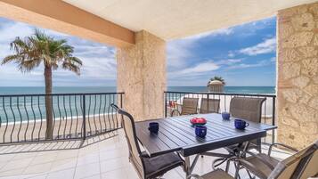 Condo, Multiple Beds, Balcony, Ocean View (201) | Outdoor dining