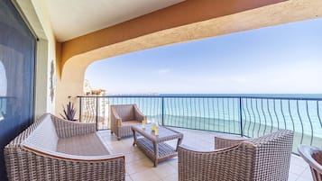 Condo, Multiple Beds, Balcony, Ocean View (1006) | Property grounds