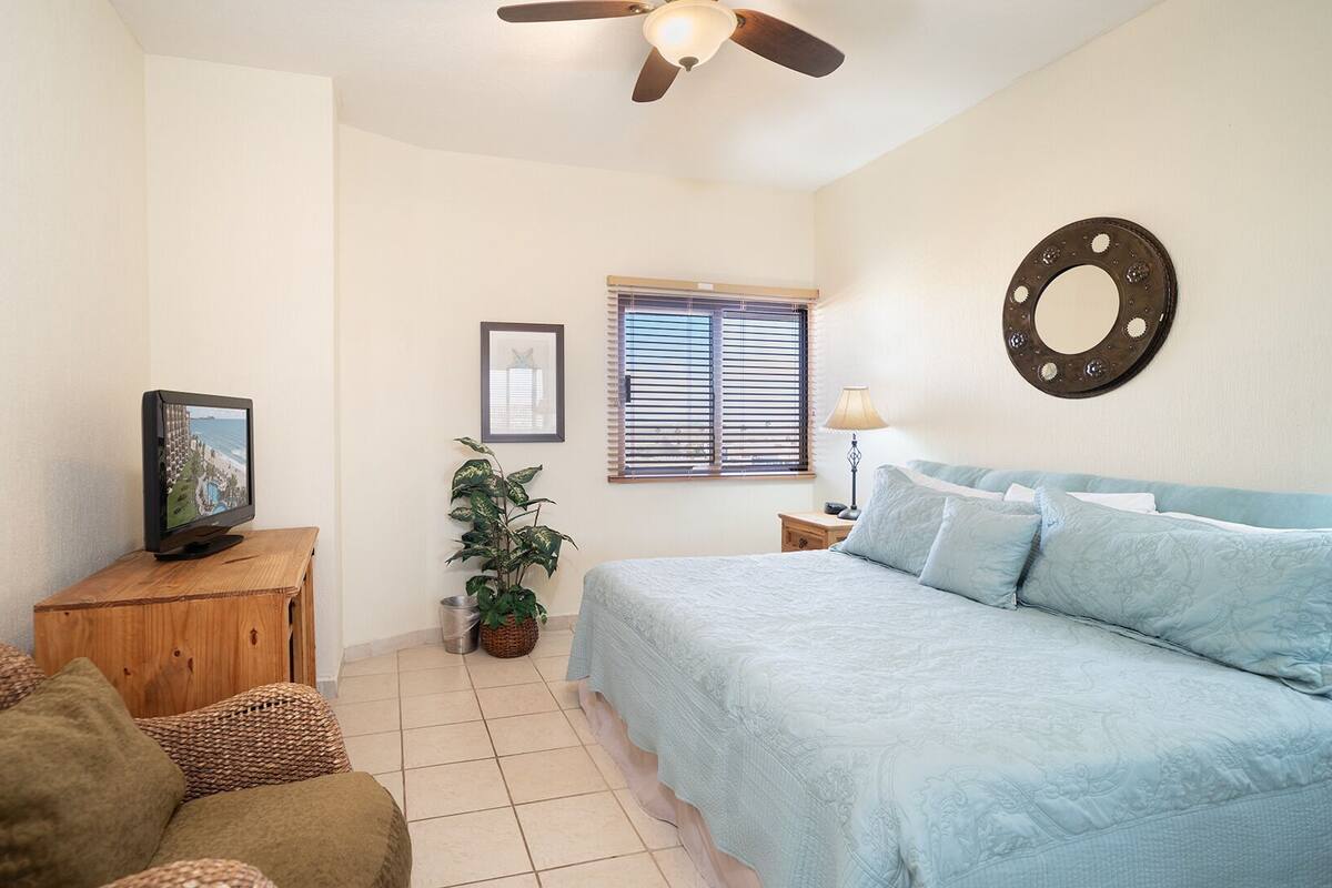 Condo, Multiple Beds, Balcony, Ocean View (708) | 3 bedrooms, individually decorated, individually furnished, bed sheets