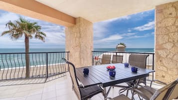 Condo, Multiple Beds, Balcony, Ocean View (201) | Outdoor dining