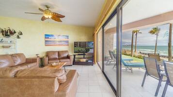 Condo, Multiple Beds, Balcony, Ocean View (101) | Living area