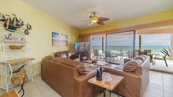 Apartment, Mehrere Betten, Balkon, Meerblick (101) | Wohnbereich