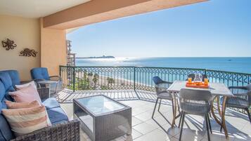 Condo, Multiple Beds, Balcony, Ocean View (708) | Outdoor dining