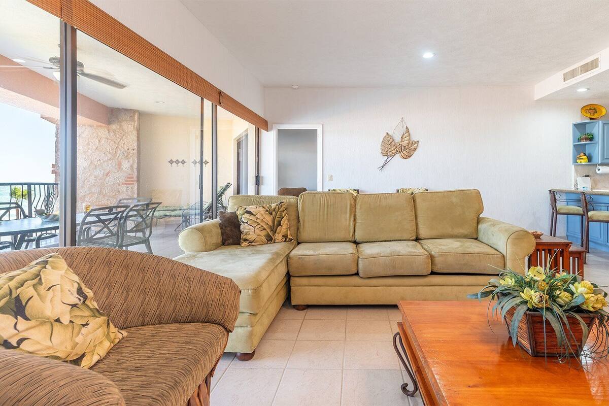 Condo, várias camas, sacada, vista para o oceano (408) | Área de estar