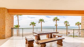 Condo, Multiple Beds, Balcony, Ocean View (201) | Outdoor dining