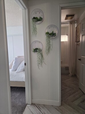 3 bedrooms, desk, iron/ironing board, travel crib