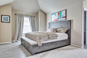 4 bedrooms, desk, iron/ironing board, travel crib
