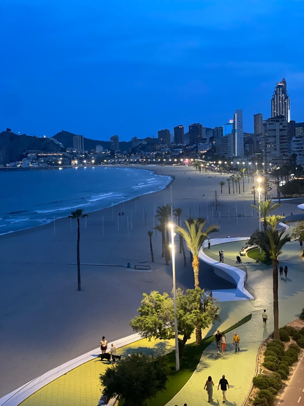 Am Strand, Liegestühle, Strandtücher
